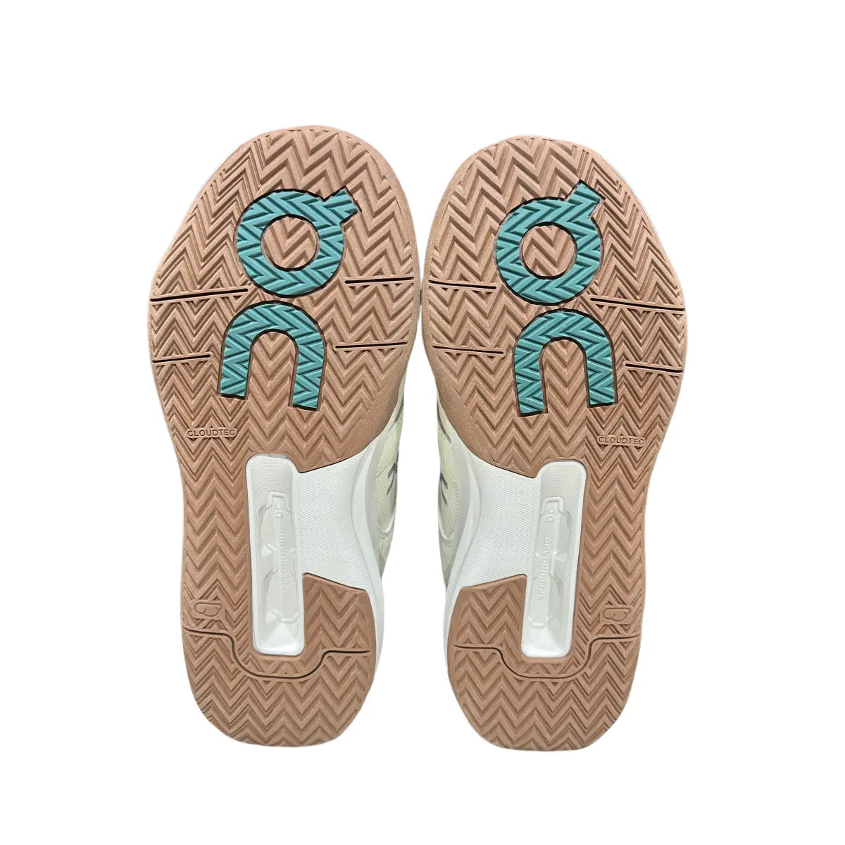 On THE ROGER Clubhouse Pro  Women's Swiss White