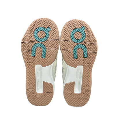 On THE ROGER Clubhouse Pro  Women's Swiss White